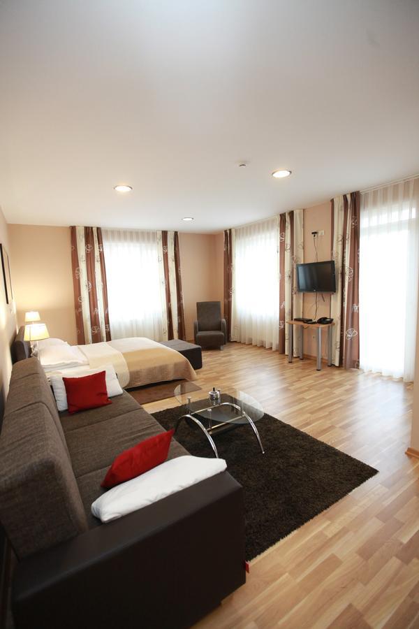 Hotel Petrijevci Bizovac Ngoại thất bức ảnh